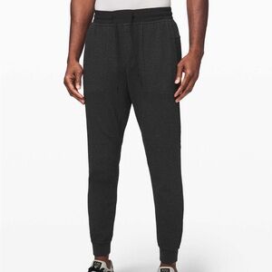 Lululemon At Ease Jogger
Heathered Black / Black